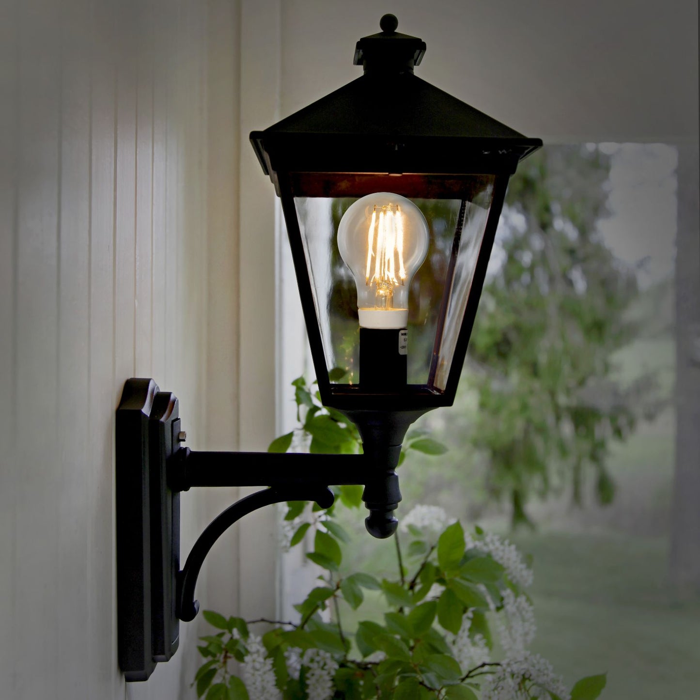 led-lampa-e27-a60-sensor-clear-352-34-6